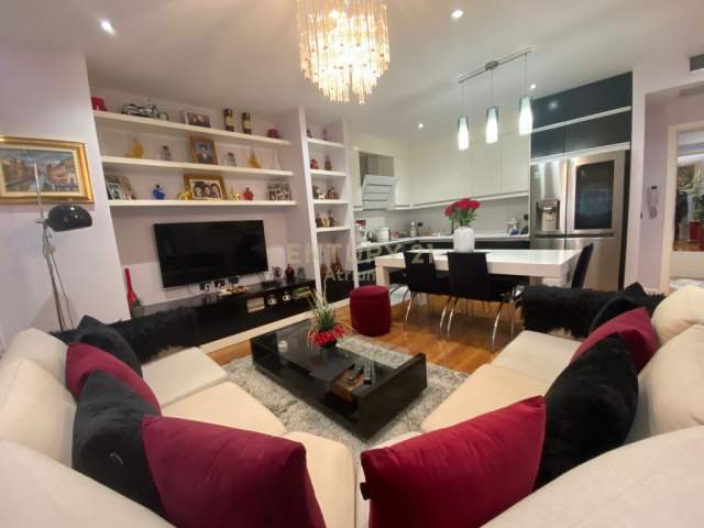 Tirane, shitet apartament Kati 4, 105 m² 190.000 Euro (Rruga e Kosovareve)