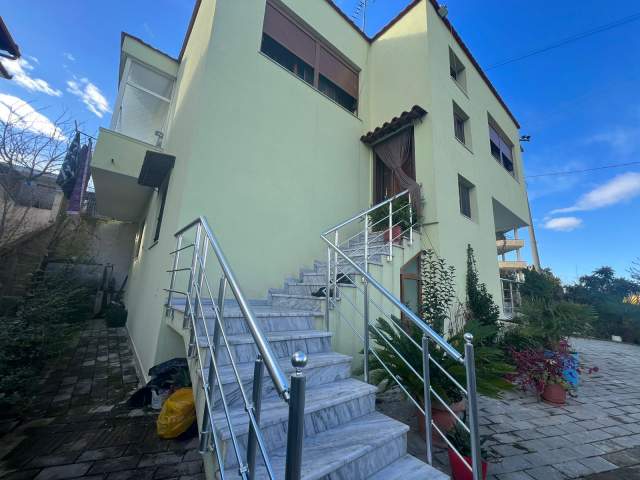 Tirane, shitet Vile 2 Katshe Kati 2, 229 m² 320.000 Euro (Rruga  Pasho Hysa)