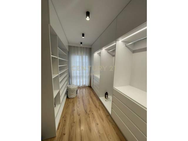 Tirane, jepet me qera apartament 2+1+BLK Kati 6, 115 m² 650 Euro (ALI DEM)