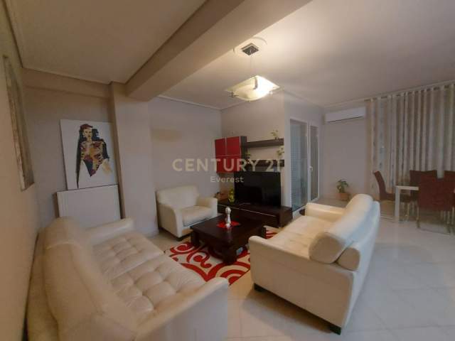 Tirane, shitet apartament 2+1 Kati 1, 121 m² 121.000 Euro (kodra e diellit)