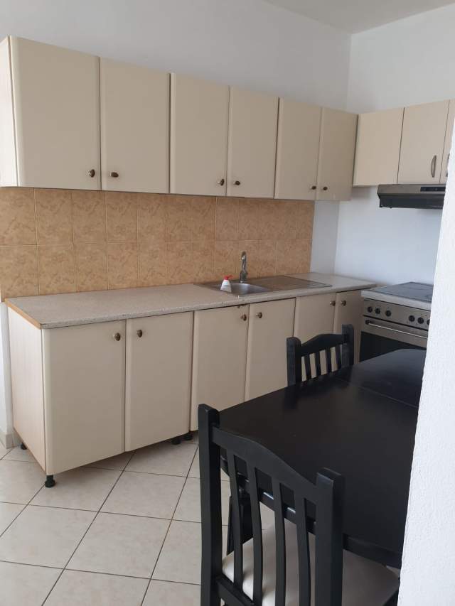 Tirane, jepet me qera apartament 1+1 Kati 6, 120 m² 400 € (Fresk)