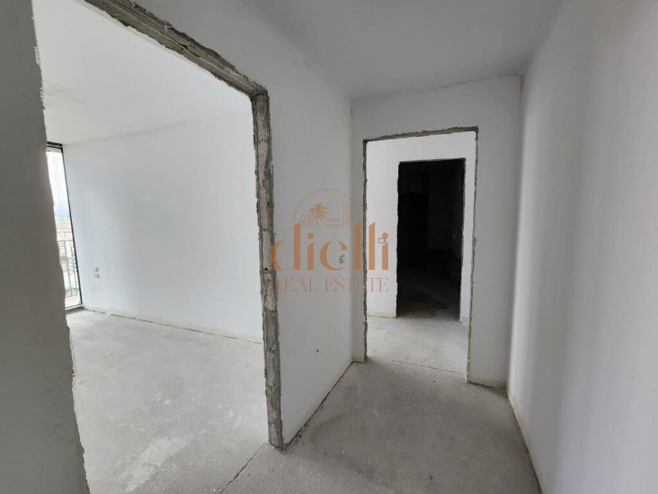 Tirane, shitet apartament 2+1+Ballkon , 136 m² 350.000 € (Lake View Residence)