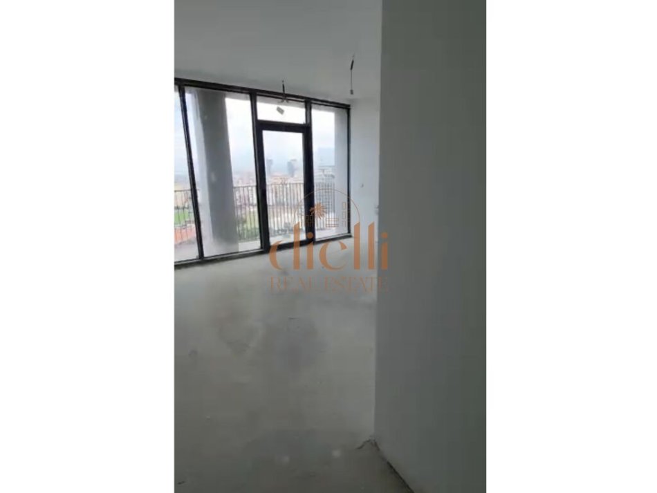 Tirane, shitet apartament 2+1+Ballkon , 131 m²