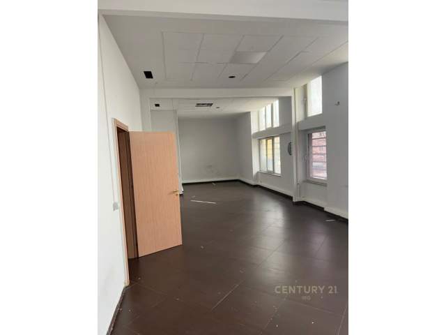 Tirane, ofert ambjent biznesi Kati 1, 400 m² 4.000 Euro (Medreseja Tirana, Albania)