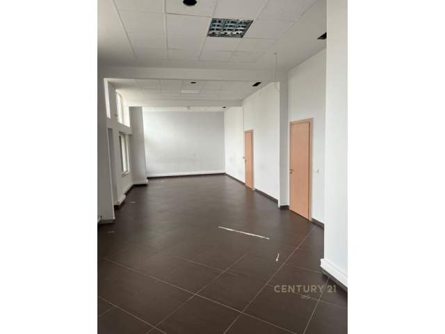 Tirane, ofert ambjent biznesi Kati 1, 400 m² 4.000 Euro (Medreseja Tirana, Albania)