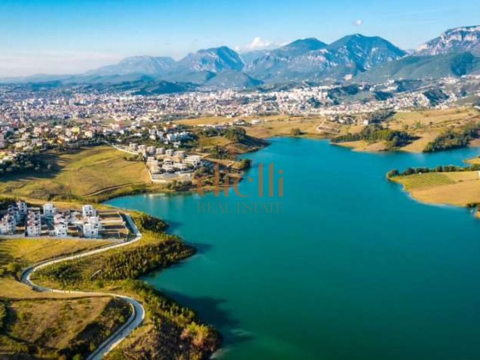 Tirane, shitet apartament 2+1 , 153 m² 221.531 € (Farka E Vogel)