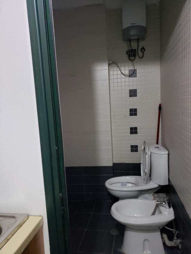 Tirane, jepet me qera zyre Kati 2, 90 m² 400 Euro (Bul Gjergj Fishta)