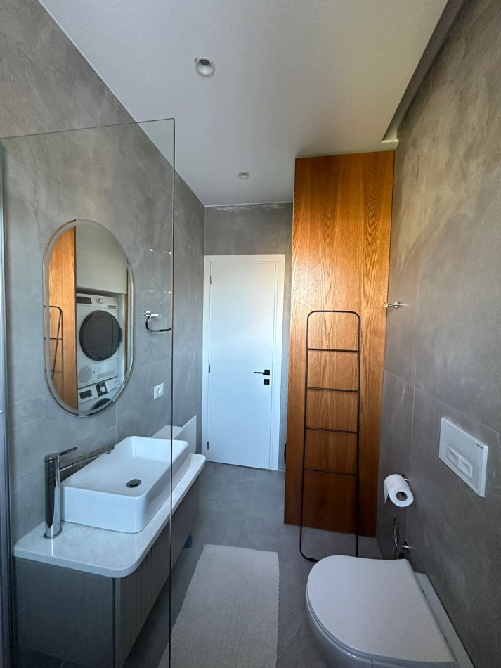 Tirane, shitet apartament 1+1 Kati 3, 64 m² 160.000 € (rruga e dibres)