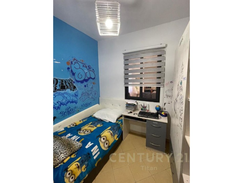 Tirane, shitet apartament 3+1+Ballkon Kati 5, 96 m² 120.000 € (ne Yzberish shume prane Nela 6.)