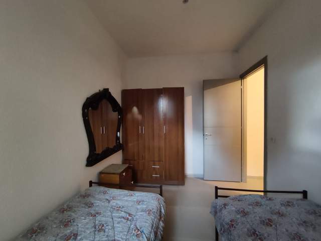 Tirane, jepet me qera apartament 2+1 Kati 1, 80 m² 300 Euro (stacioni trenit)