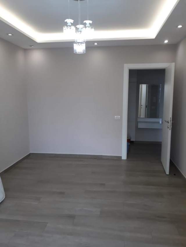 Tirane, jepet me qera apartament 1+1+BLK Kati 1, 72 m² 550 Euro (Kompleksi Kika 2)