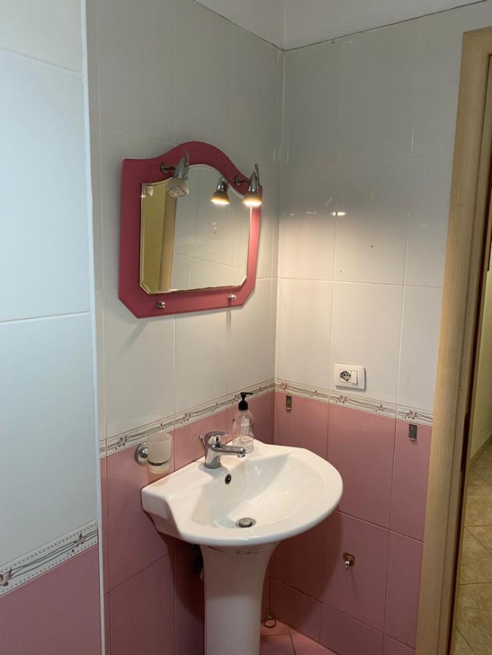 Tirane, jepet me qera apartament 2+1+Ballkon Kati 7, 75 m² 450 € (Don Bosko, pranë Vodafone)
