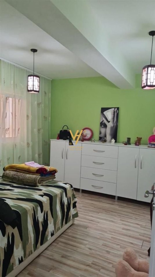 Tirane, jepet me qera zyre Kati 0, 140 m² 700 € (QYTETI I STUDENTIT)