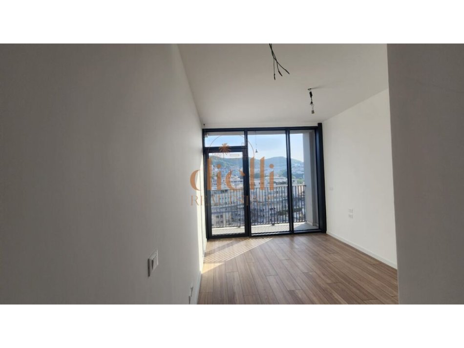 Tirane, jepet me qera apartament 2+1+Aneks+Ballkon Kati 11, 135 m² 1.000 € 