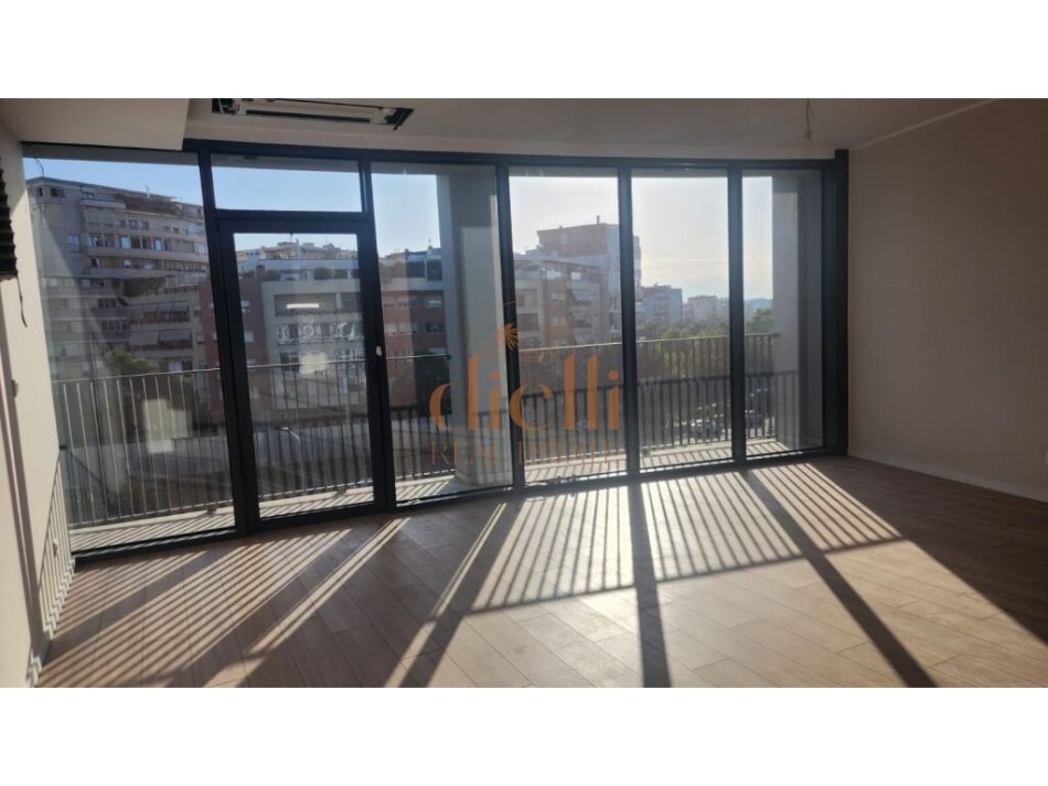 Tirane, jepet me qera apartament 2+1+Aneks+Ballkon Kati 3, 1.000 € (Lake View Residence)