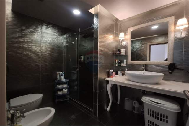 Tirane, shitet apartament 2+1+BLK Kati 2, 93 m² 121.000 Euro (Vasil Shanto)