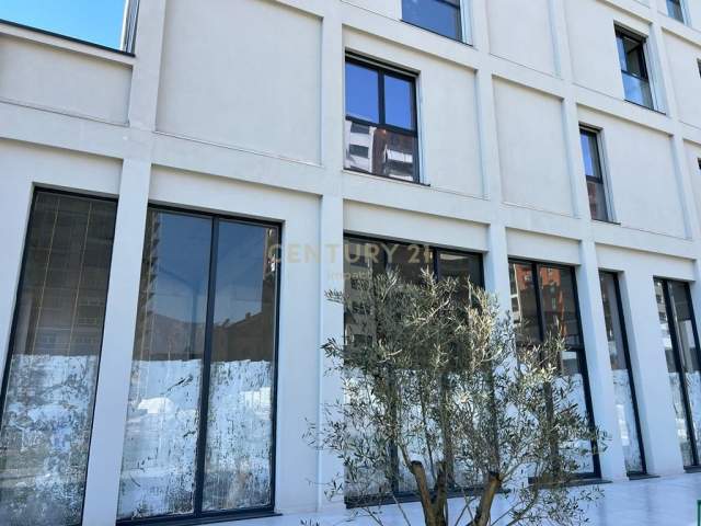 JAPIM ME QIRA APARTAMENT 2+1+2 (BANIM / ZYRE), KOMPLEKSI ASL 400 € /month
