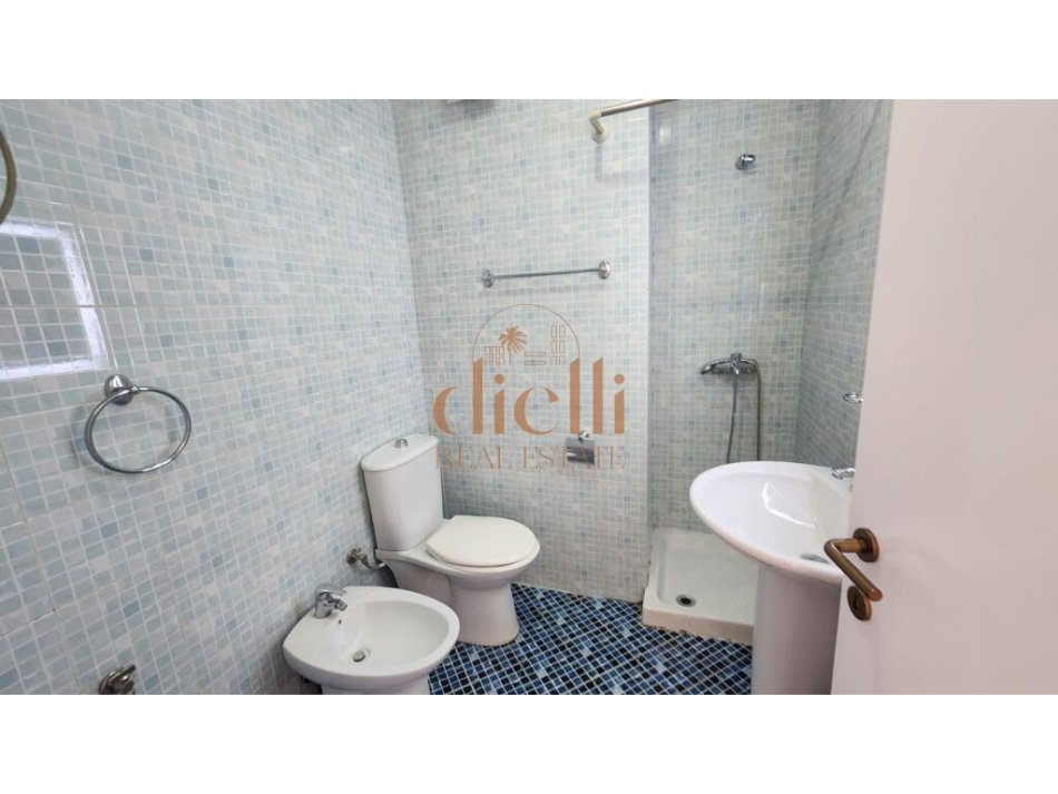 Tirane, shitet apartament 1+1+Ballkon Kati 8, 76,3 m² 155.000 € (Zogu I Zi)