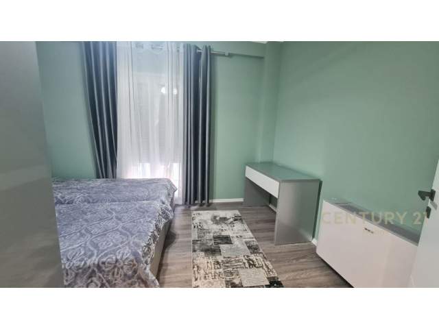 Tirane, jepet me qera apartament 2+1 Kati 2, 600 Euro (medreseja)