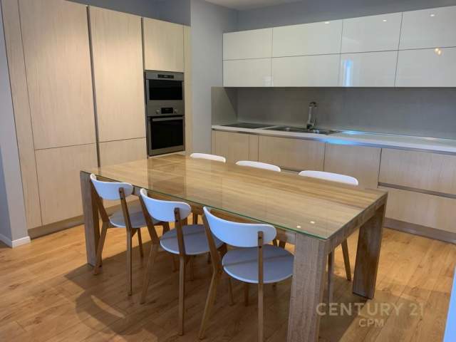 Tirane, jepet me qera apartament Kati 13, 120 m² 1.600 Euro (Air Albania Stadium)