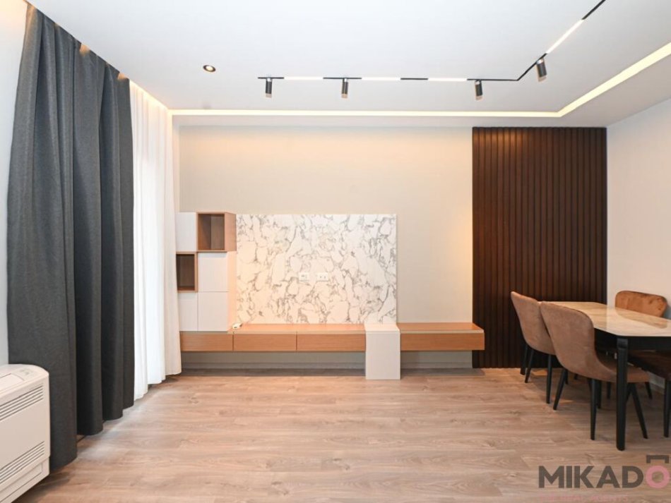 jepet me qera , 97 m² 1.500 €