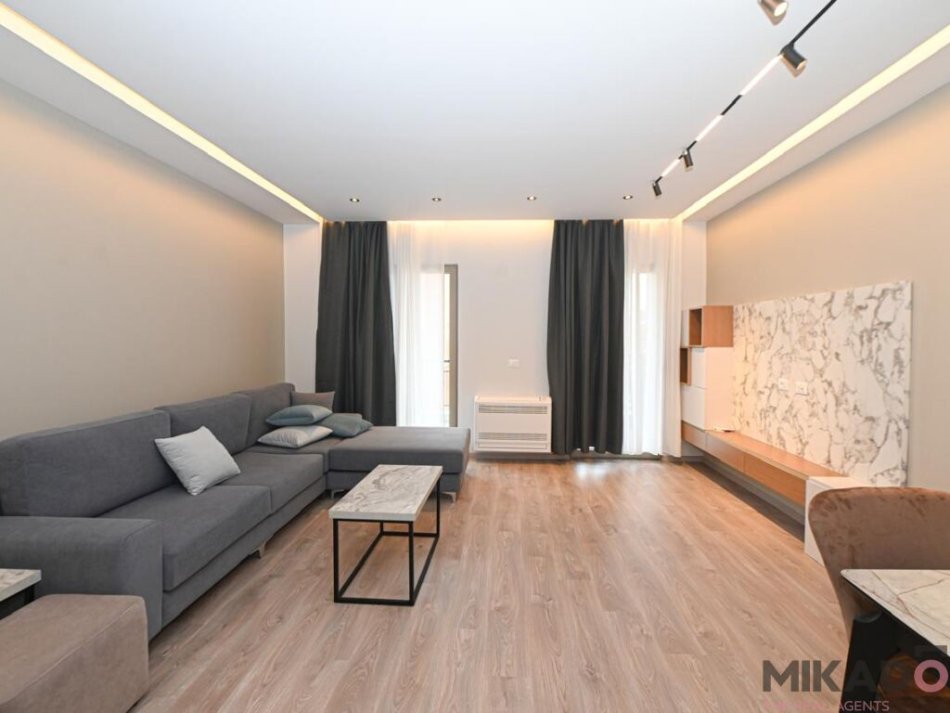 jepet me qera , 97 m² 1.500 €