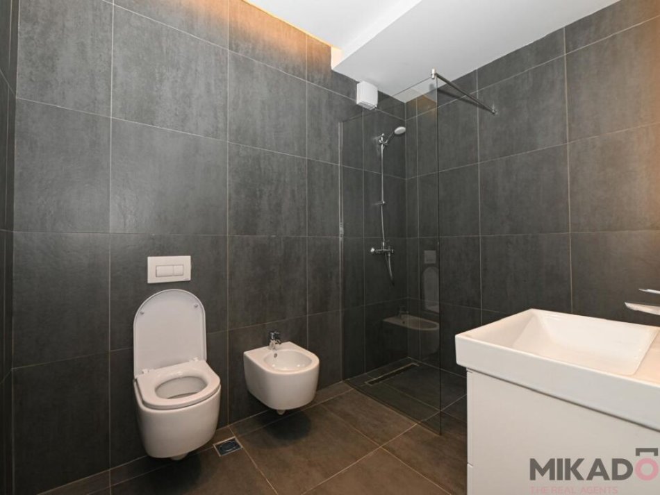 jepet me qera , 97 m² 1.500 €