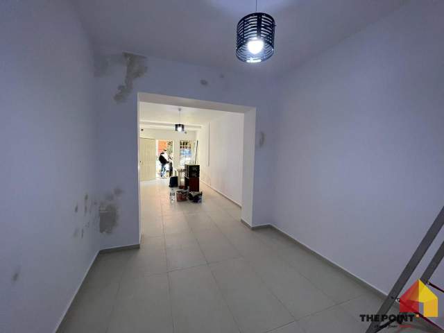 Tirane, shitet zyre Kati 0, 43 m² 3.000 Euro/m2 (Rruga Vangjush Furxhi)
