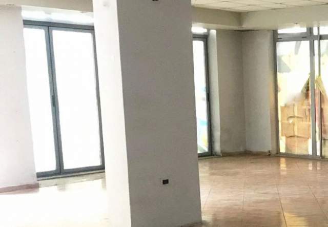 Tirane, shitet ambjent biznesi 200 m² 450.000 Euro