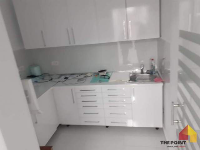 Tirane, shitet ambient komercial, Kati 1, 127 m² 3.000 Euro/m2 (Rruga Pjeter Bogdani)