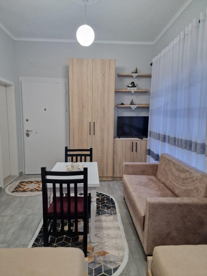 Tirane, jepet me qera garsonier Kati 1, 30 m² 250 € (Pasho Hysa)