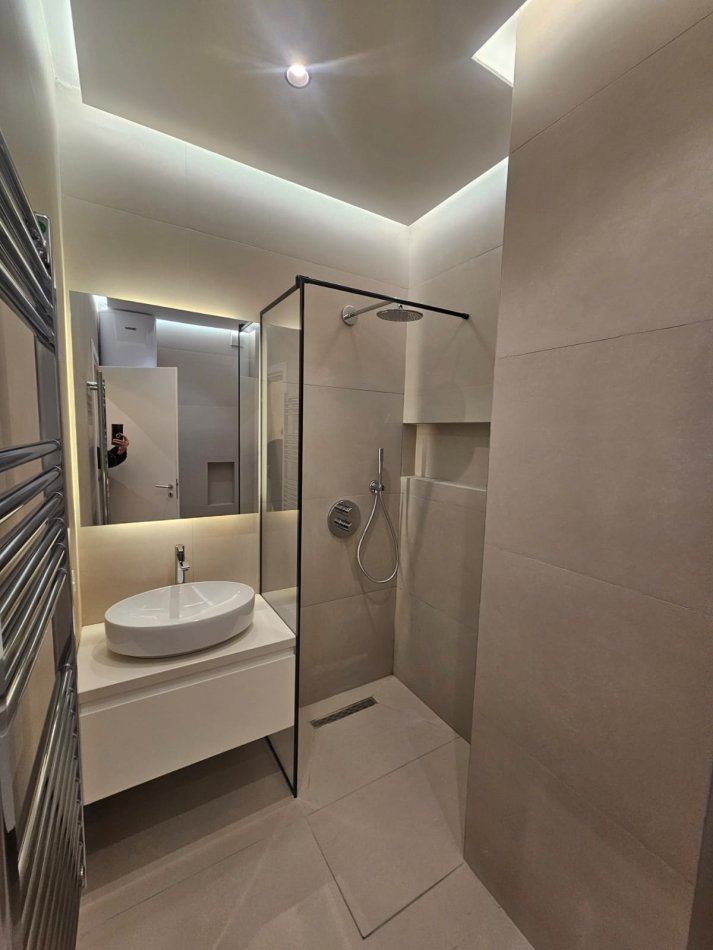 Super Apartament 2+1 ne shitje ne Qender tek pazari i ri (265,000 Euro)