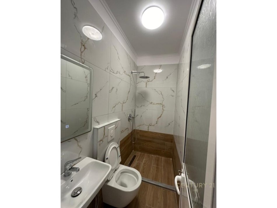 Tirane, shitet apartament 2+1 Kati 2, 87 m² 210.000 € (pallat i ri , prane parkut te liqenit, prane "Lion Park", rruga Faik Konica)