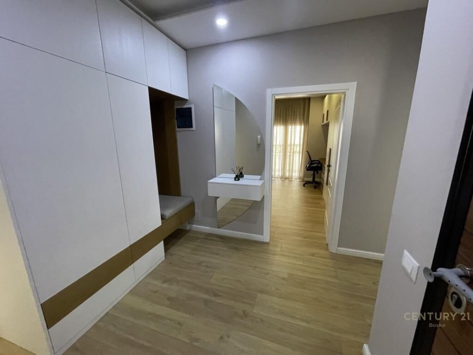 Tirane, shitet 2+1 Kati 4, 113 m² 350.000 € (ne qender te Tiranes, pas 15 kateshit)