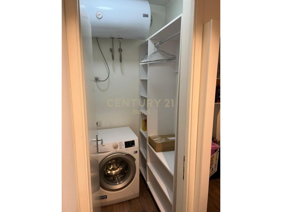 Tirane, shitet apartament 2+1+Ballkon Kati 3, 117 m² 265.000 € (Apartament tek Rruga e Kosovareve)