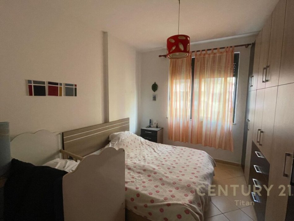Tirane, shitet apartament 3+1+Ballkon Kati 5, 96 m² 120.000 € (ne Yzberish shume prane Nela 6.)