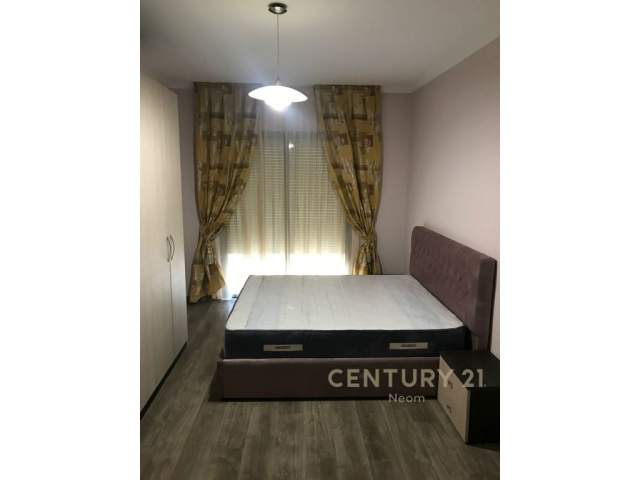 Tirane, shes apartament 2+1 130.000 Euro (unaza e re)