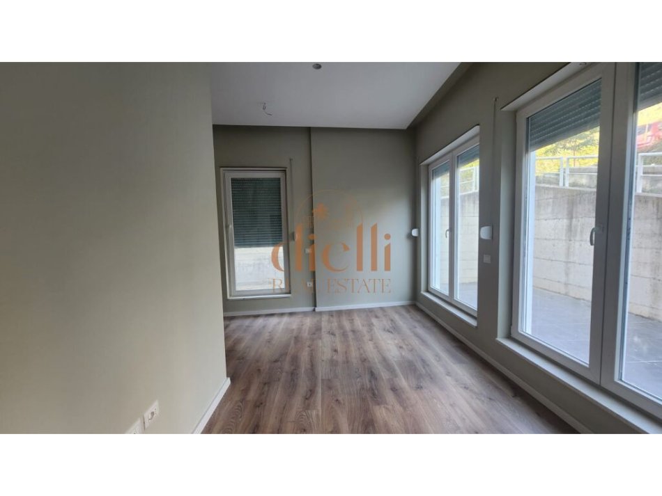 Tirane, shitet 1+1 Kati 0, 54 m² 89,000 € (Kopshti Zoologjik)