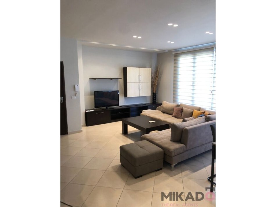 jepet me qera , 110 m² 900 €