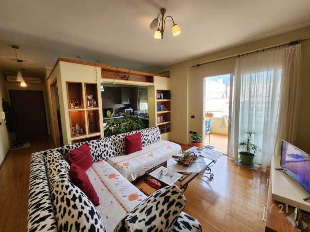 Tirane, shitet apartament 2+1 Kati 6, 108 m² 87.000 Euro (restorent fresku)