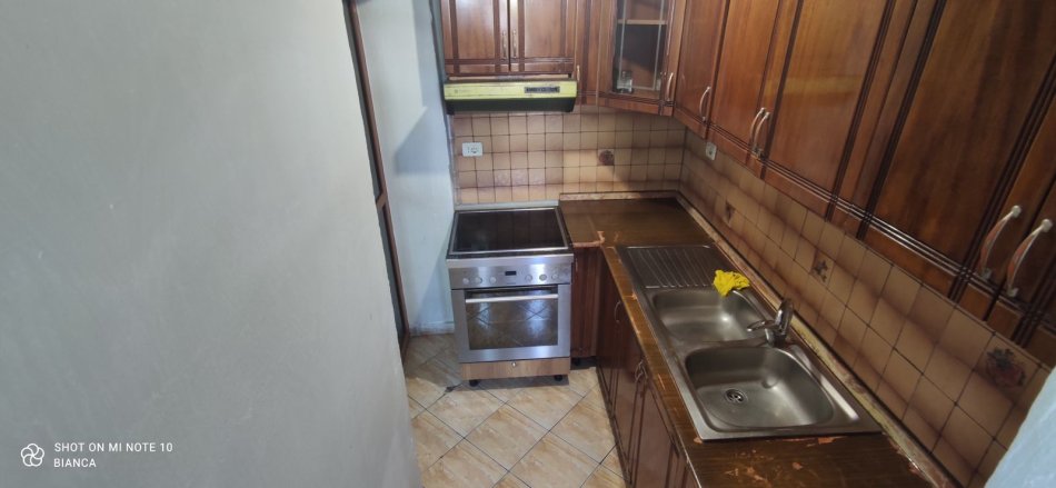 Tirane, jepet me qera apartament 1+1+Ballkon Kati 2, 65 m² 400 € (Rruga Brdhyl, Brryli)