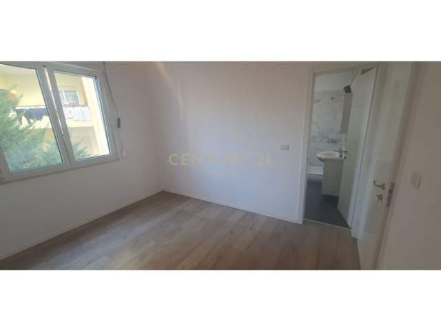 Shesim apartament 3+1+3 me pamje, kopshti zoologjik! 240,000 €