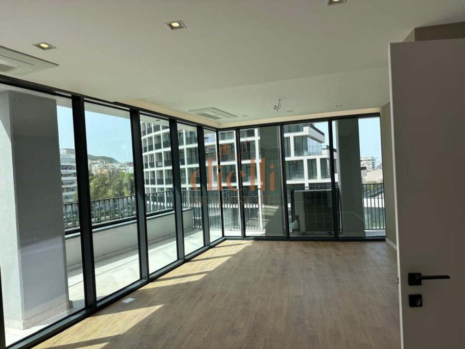 Tirane, jepet me qera apartament 2+1+Aneks+Ballkon Kati 3, 124 m² 1.300 € (Lake View Residence)