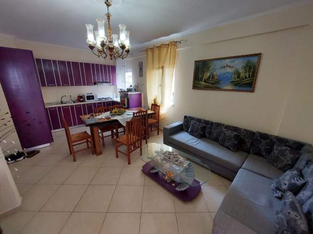 Tirane, jepet me qera apartament 1+1+BLK Kati 2, 70 m² 400 Euro (Liqeni i Thate)