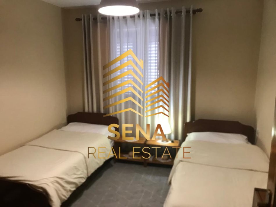 Tirane, jepet me qera apartament 2+1 Kati 3, 80 m² 550 € (Rruga e Elbasanit)