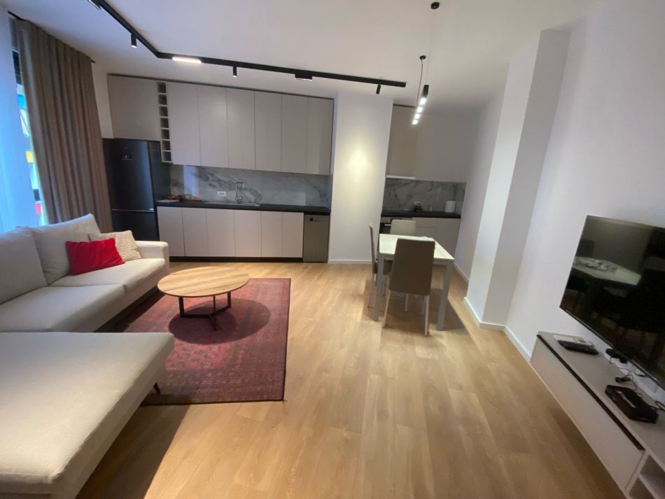 Tirane, jepet me qera apartament 1+1 Kati 5, 60 m² 600 € (Bilal sina)
