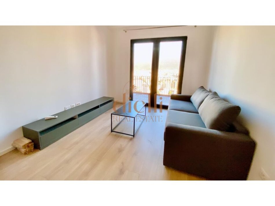 Tirane, jepet me qera apartament 2+1+Ballkon , 110 m² 1.000 € (Tirana Garden Building)