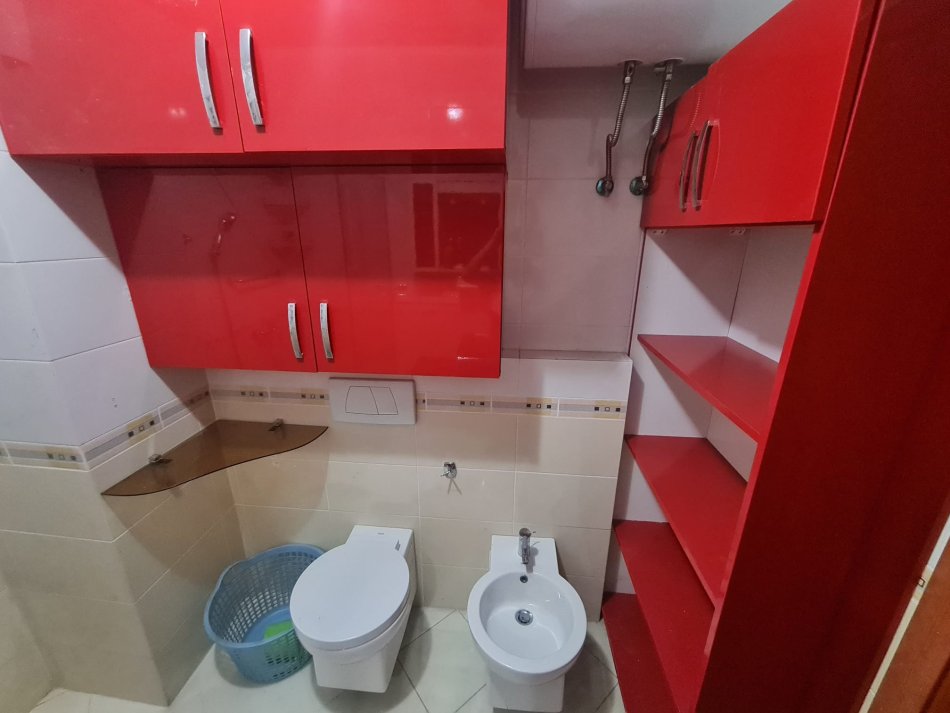 Tirane, jepet me qera apartament 2+1, Kati 5, 90 m² 550 € (21 Dhjetori)