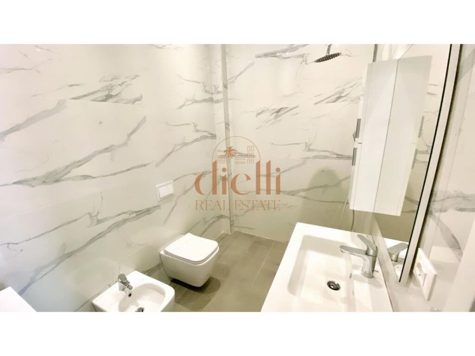 Tirane, jepet me qera apartament 2+1+Ballkon , 110 m² 1.000 € (Tirana Garden Building)