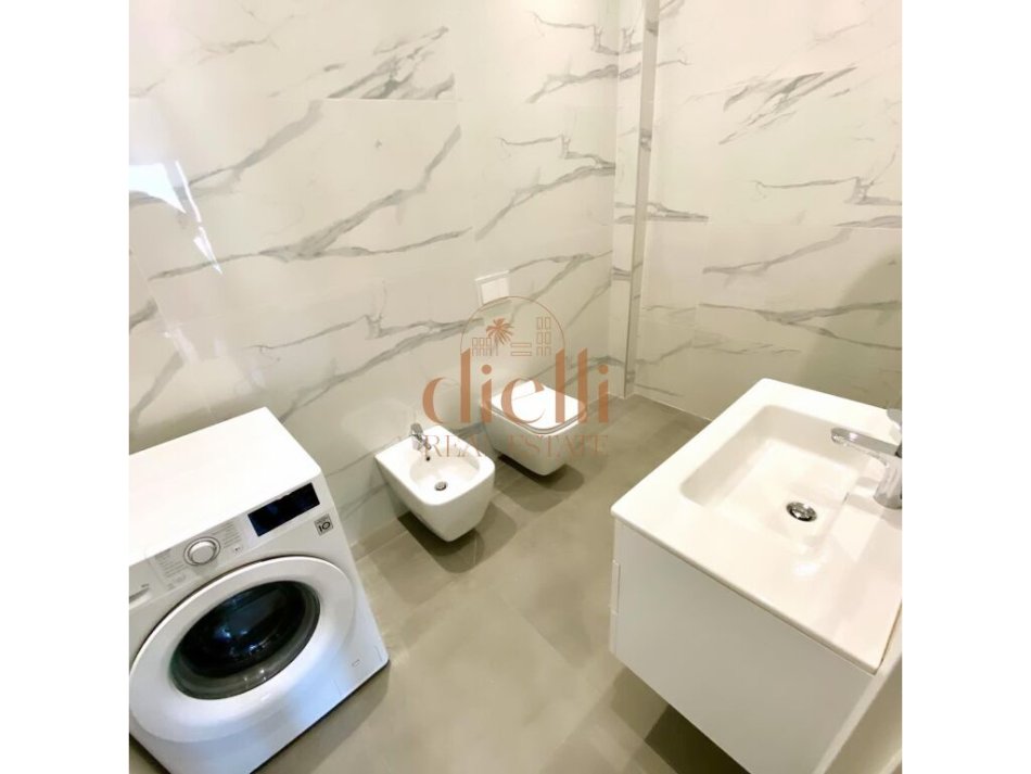 Tirane, jepet me qera apartament 2+1+Ballkon , 110 m² 1.000 € (Tirana Garden Building)